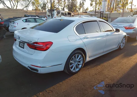 2018 BMW 740I из США, поврежденный, VIN WBA7E2C5XJG742687